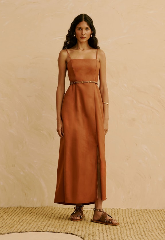 Vestido Midi Liso com Fenda  Vista Frontal