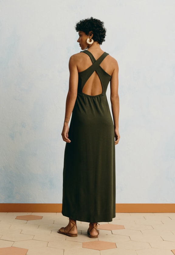 Vestido Midi Liso Costas Cruzadas Vista Traseira