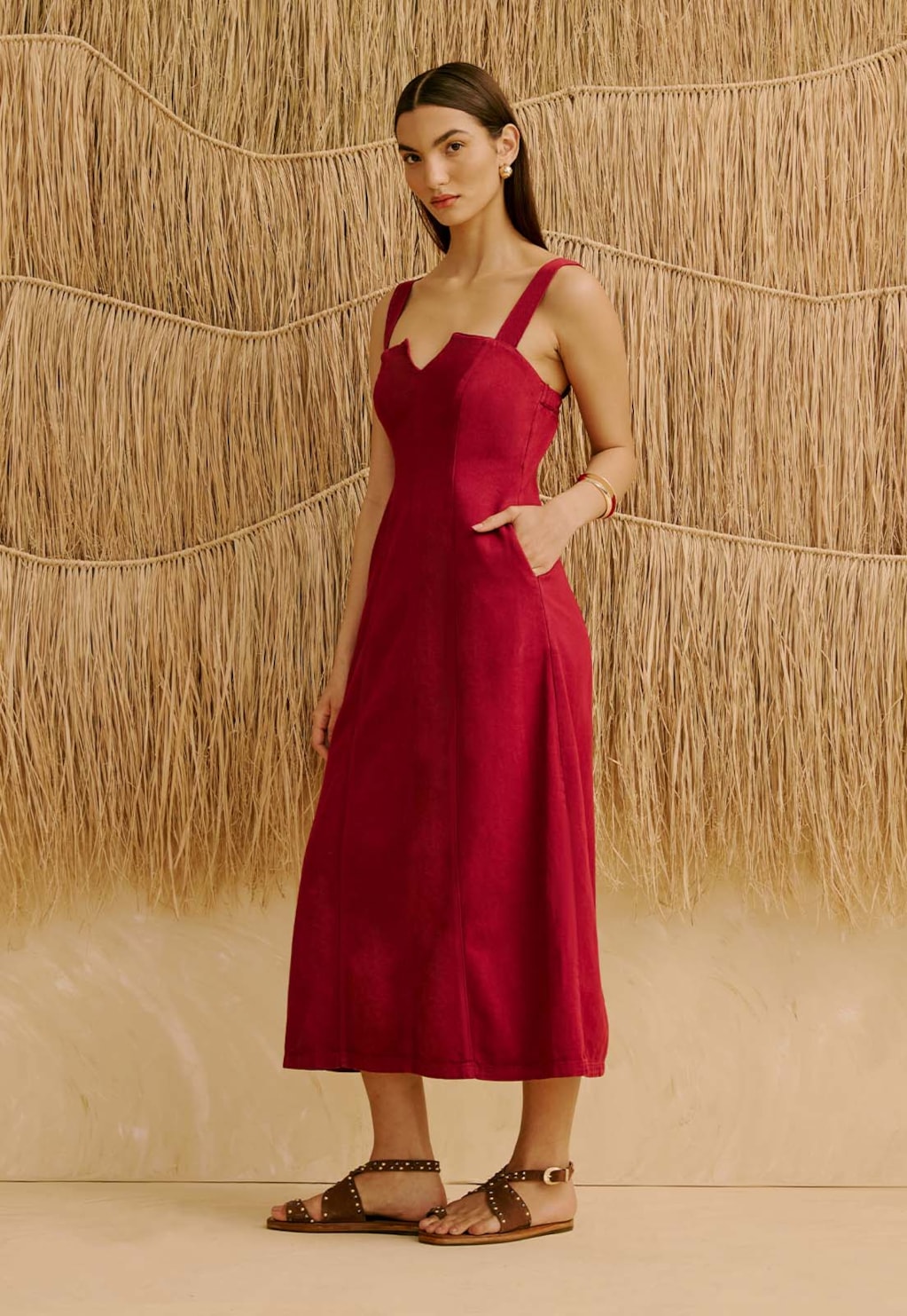 Vestido Midi Liso em Sarja com Recortes 