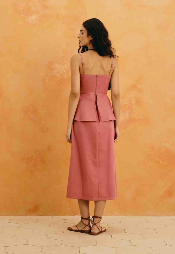Vestido Midi Liso Fenda Peplum