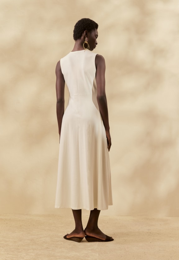 Vestido Midi Liso Golinha  Vista Traseira