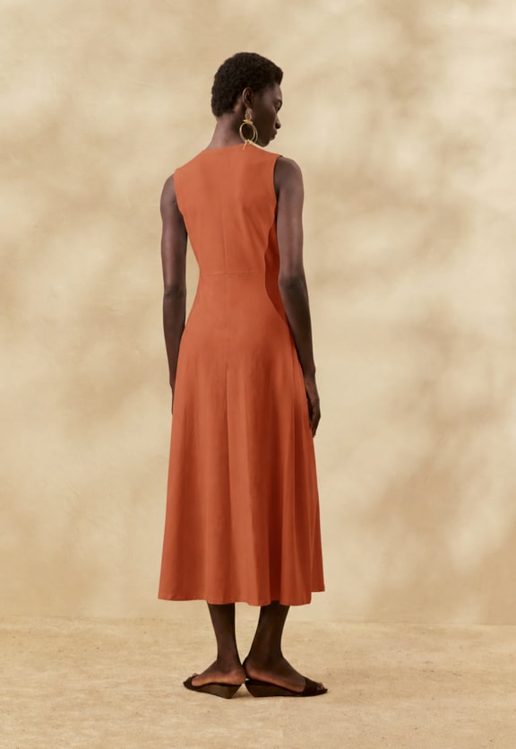 Vestido Midi Liso Golinha  Vista Traseira