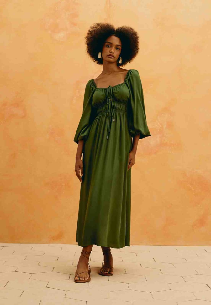 Vestido Midi Liso Manga Bufante
