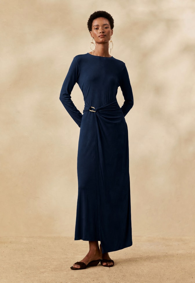 Vestido Midi Liso Manga Longa