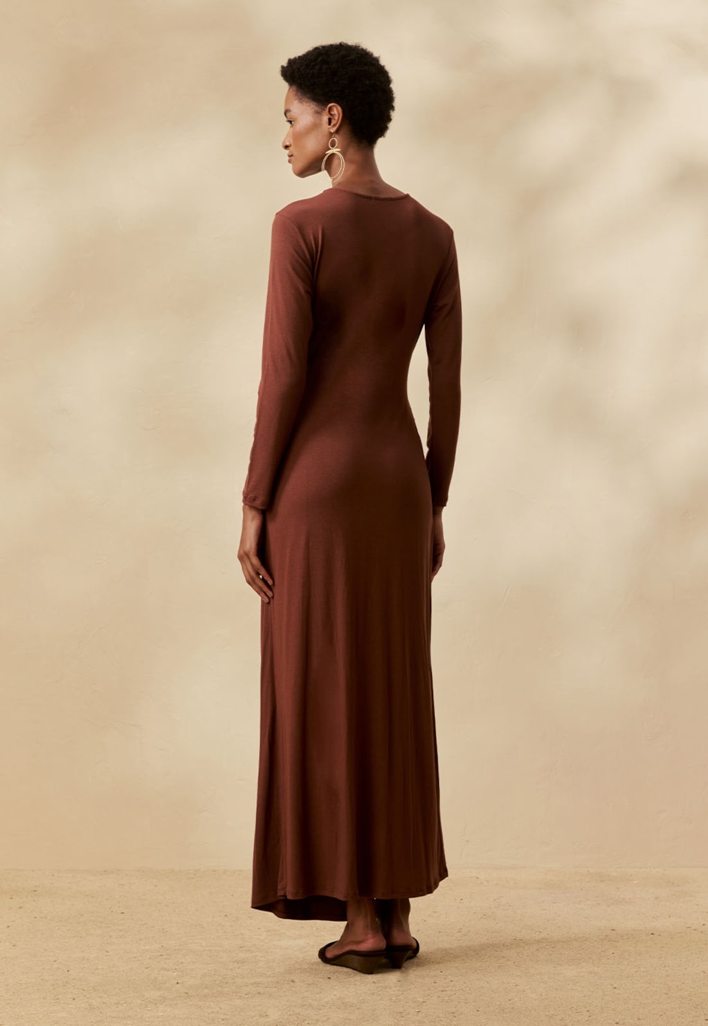 Vestido Midi Liso Manga Longa