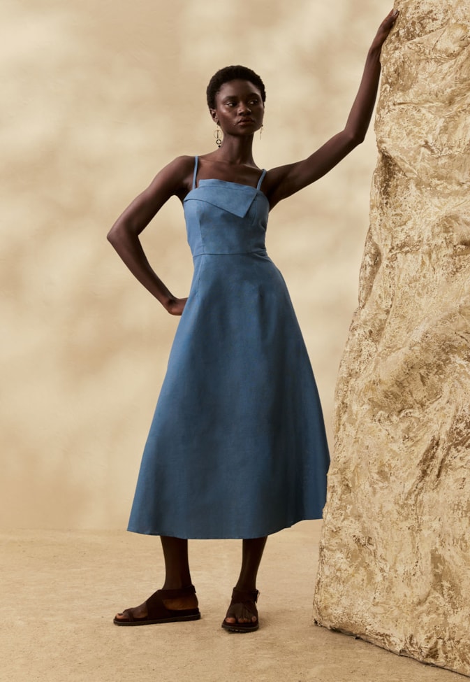 Vestido Midi Liso Pala Virada