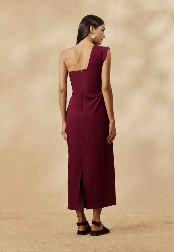 Vestido Midi Liso Pregas Vista Traseira