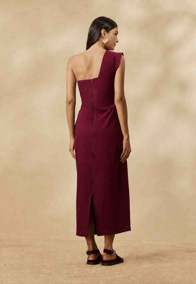 Vestido Midi Liso Pregas