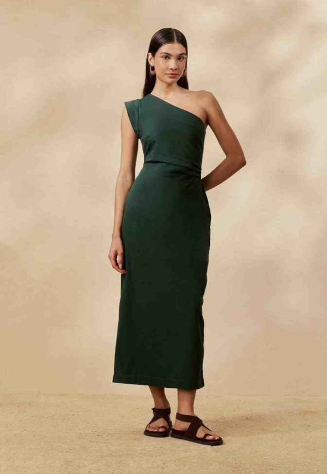 Vestido Midi Liso Pregas