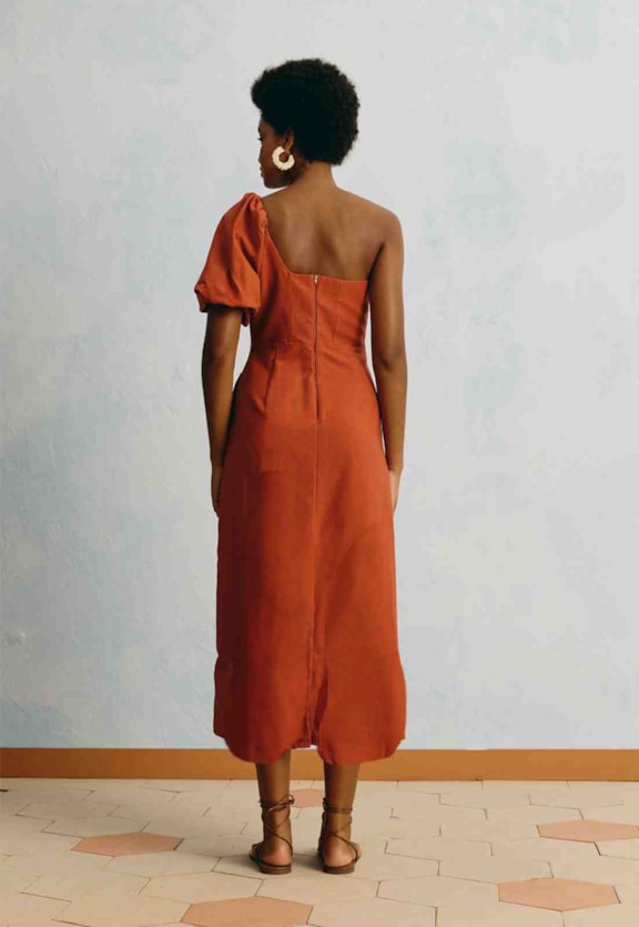 Vestido Midi Liso Um Ombro Só Manga Bufante Vista Traseira