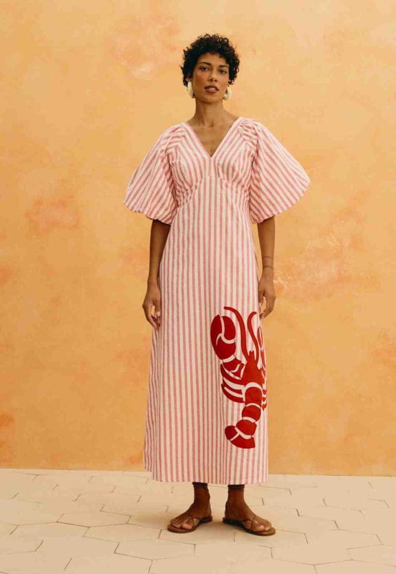 Vestido Midi Listrado Bordado Lagosta Vista Frontal