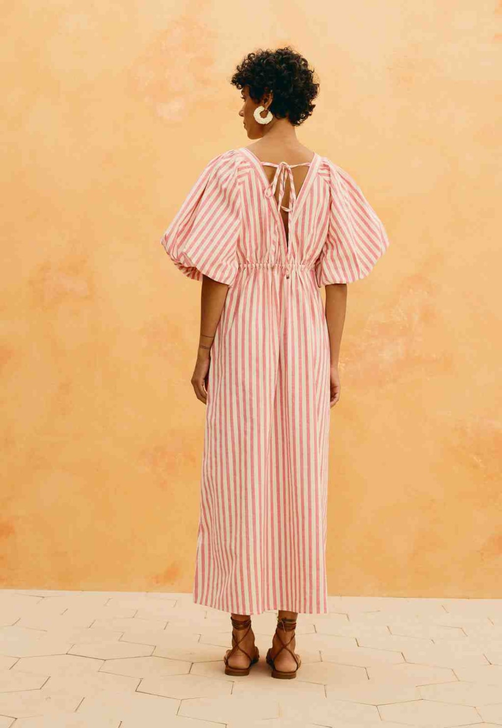Vestido Midi Listrado Bordado Lagosta