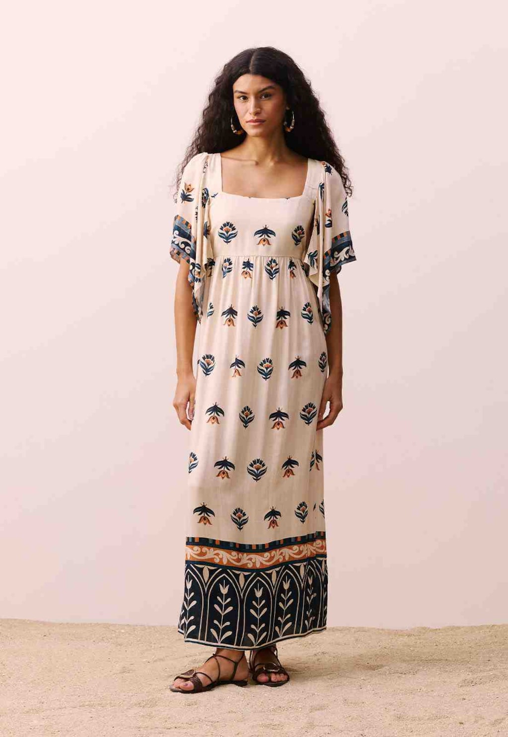 Vestido Midi Manga Aberta Estampado Vitrais