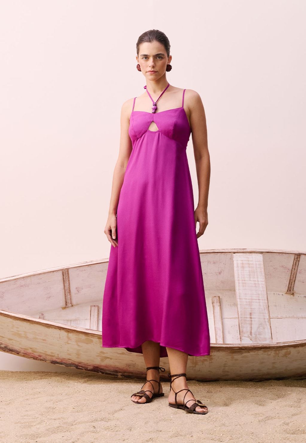 Vestido Midi Passador Assimétrico Decote