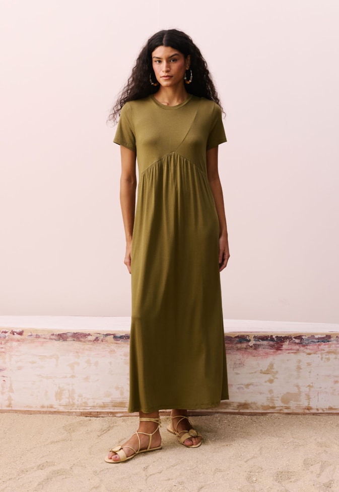 Vestido Midi Recortes