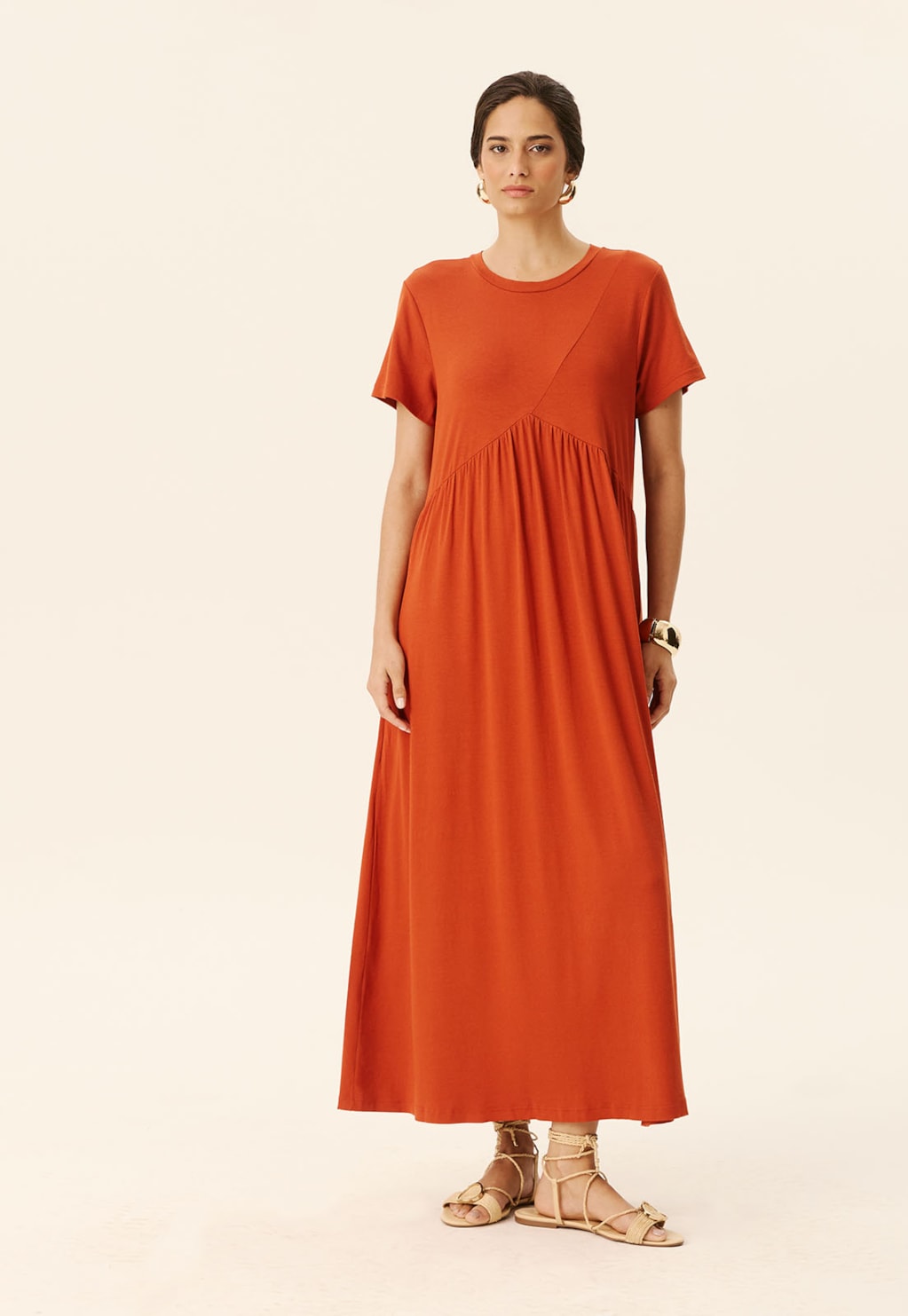 Vestido Midi Recortes