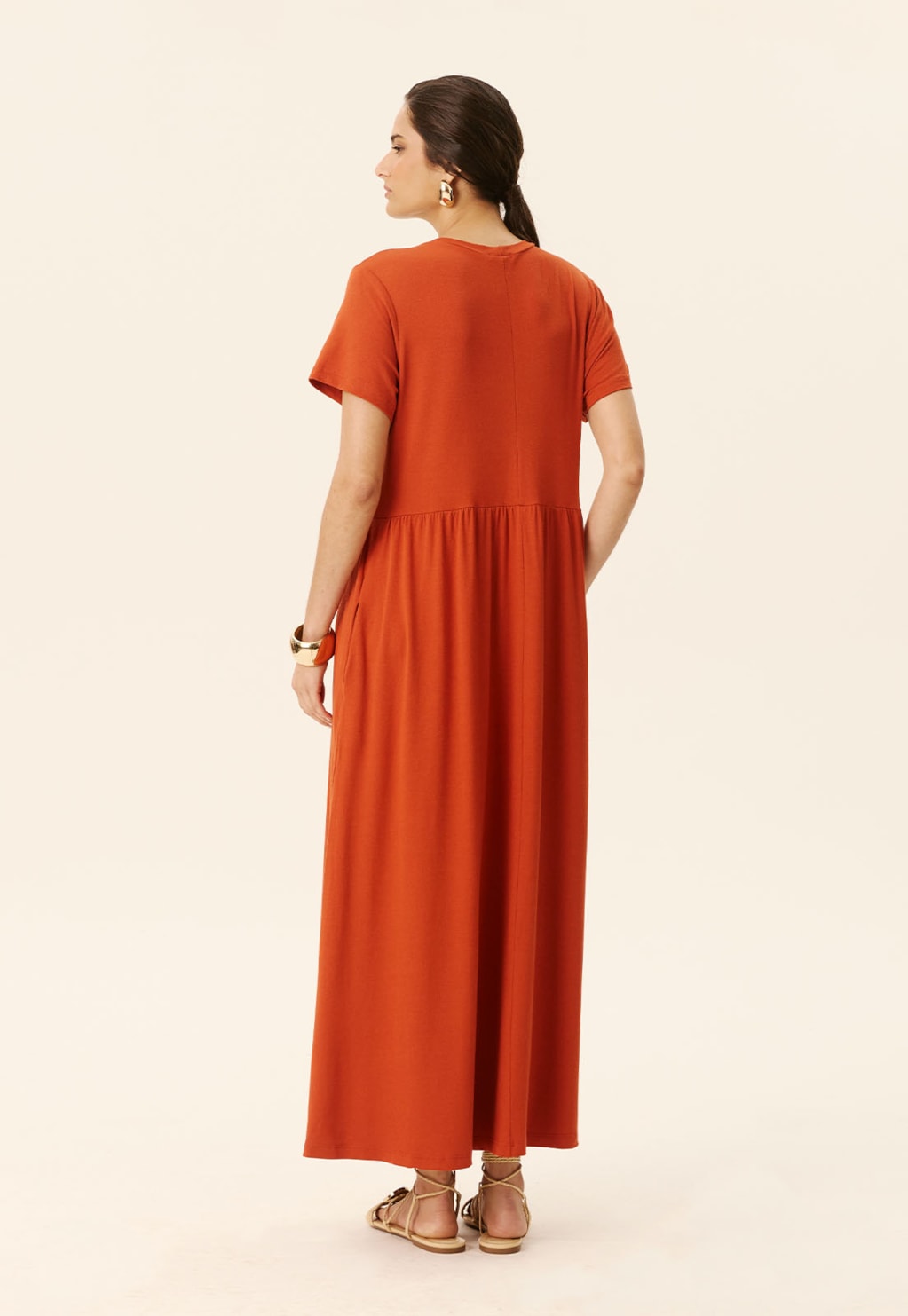 Vestido Midi Recortes