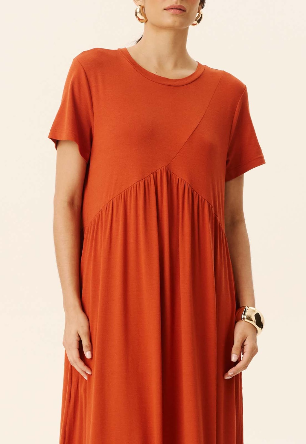 Vestido Midi Recortes