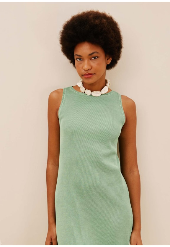 Vestido Midi Regata Estonada Vista Frontal