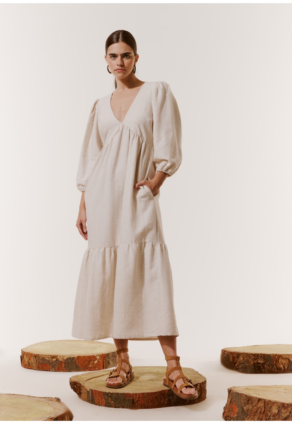 Vestido Midi Solto com Bolso Liso