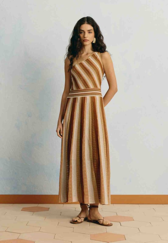 Vestido Midi Tricot Listrado Vista Frontal