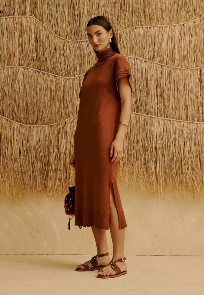 Vestido T-Shirt em Tricot com Gola Alta